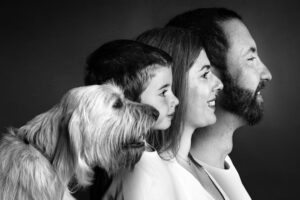 portrait de famille et chien