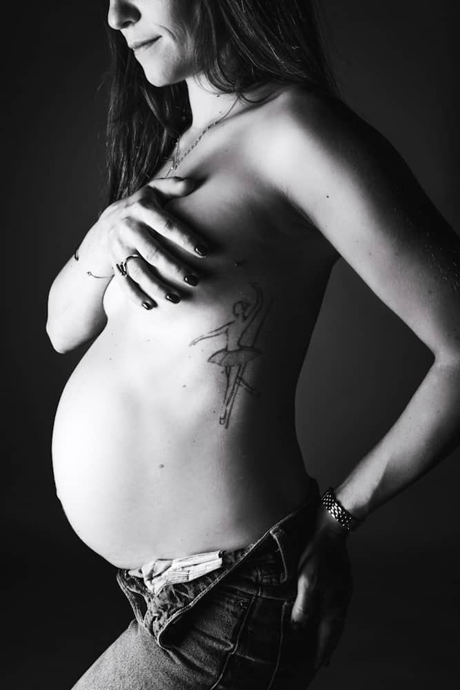 grossesse et tatouage photographe
