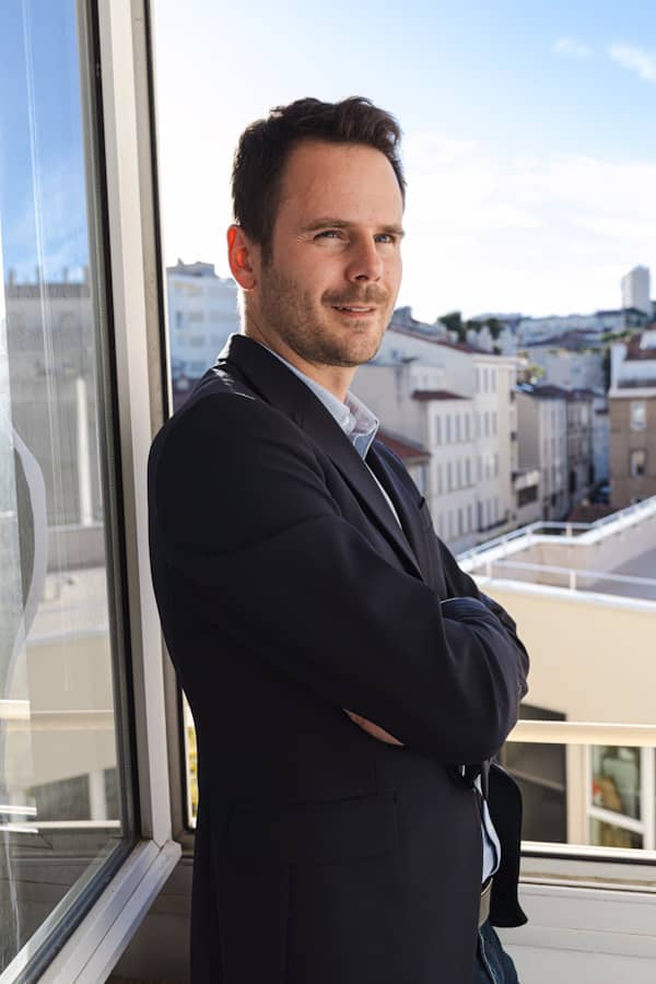 portrait professionnel au bureau