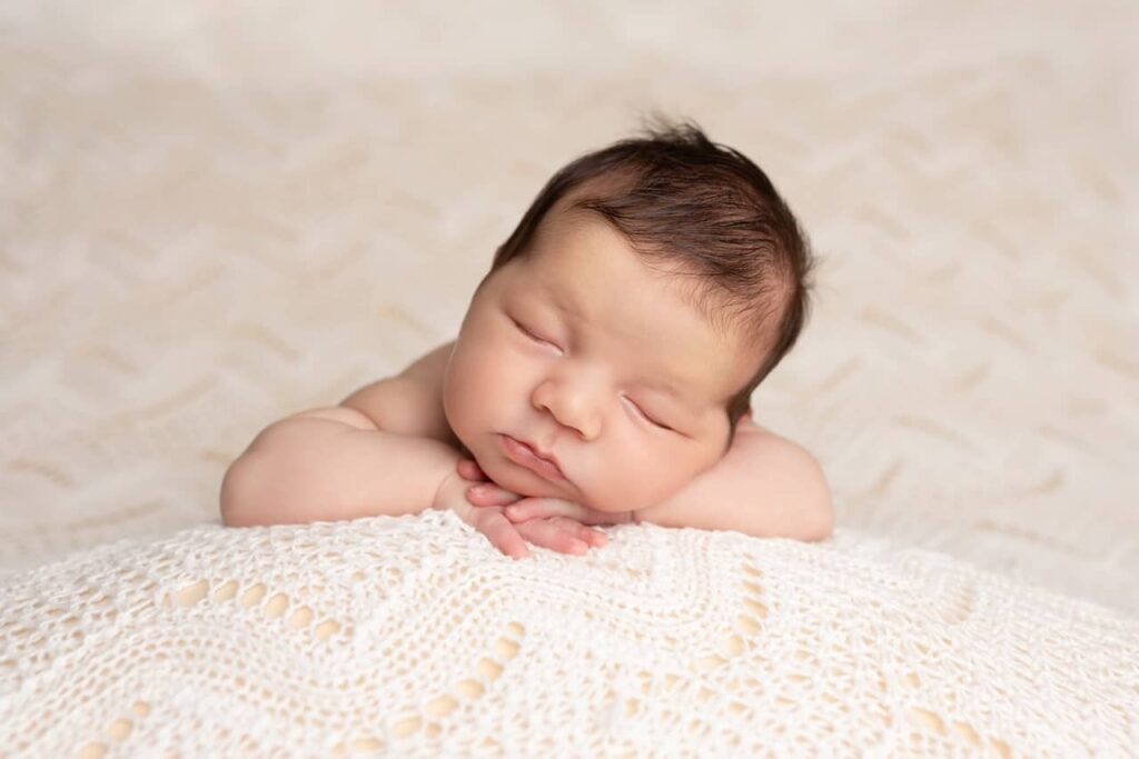Séance photo naissance au Studio Jote et Suzy à Marseille | Guide de séance -