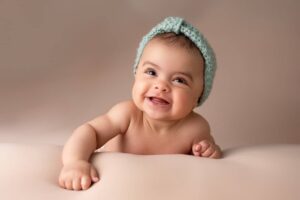 Bébé va avoir 1 ou 2 ans ? Vivez une expérience magique avec une séance Smash Cake super fun ! photo bébé 4 mois marseille